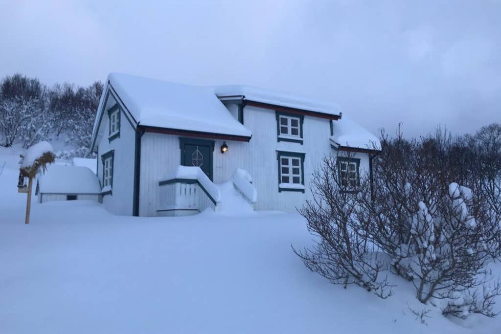 Nordlandshus Ved Lofotr Villa Bostad ภายนอก รูปภาพ