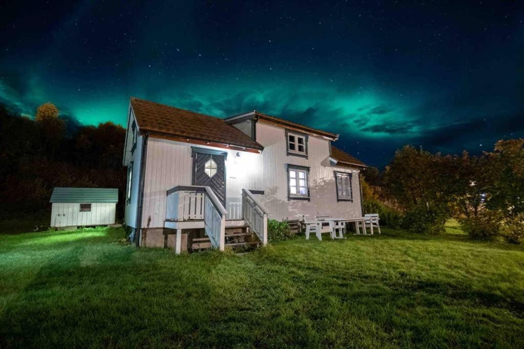 Nordlandshus Ved Lofotr Villa Bostad ภายนอก รูปภาพ
